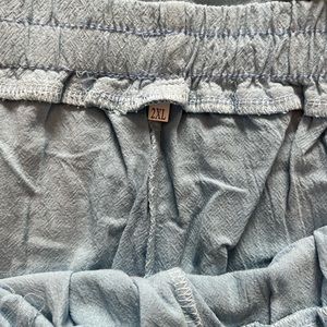 Men 2 piece sky blue linen set. Brand new sz 2xl never worn! Price to sell